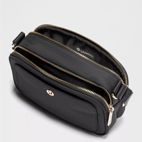 Lululemon Crossbody Camera Bag (Black) - Picture 2 of 11